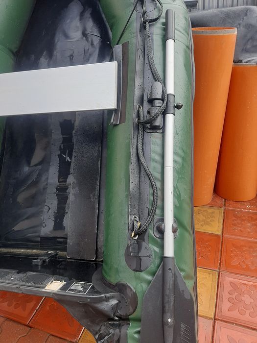 Barcă gonflabila cu motor
