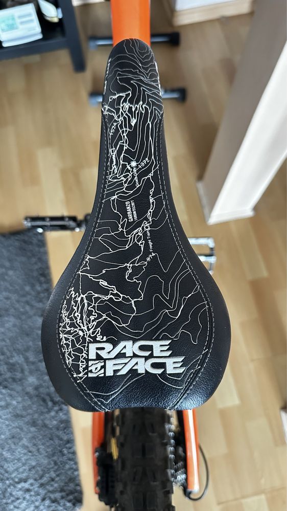 Sa Race Face Atlas + tija SDG 31.6 mm