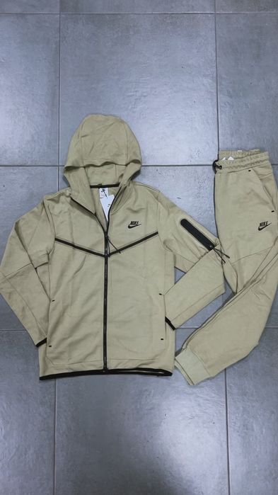 Trening Nike Tech Fleece nou, calitate premium