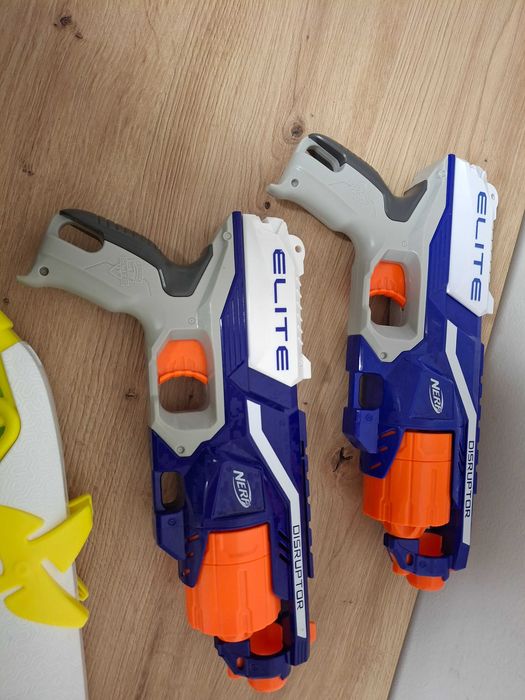 Vand lot jucarii cu 3 arme Nerf