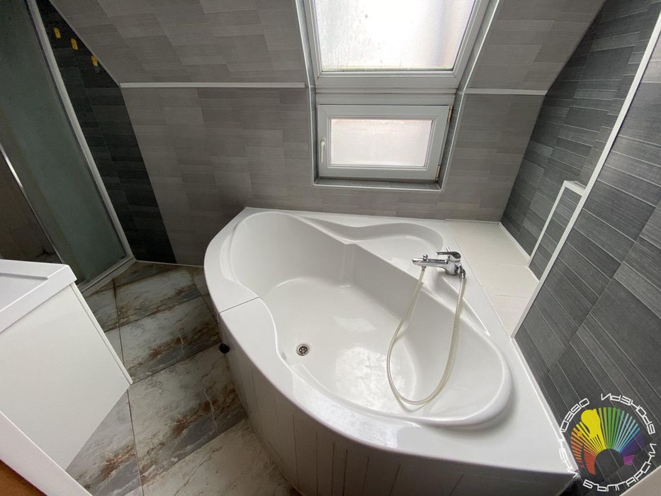 Дава се под наем Едностаен апартамент в Бургас, Център - 60 кв.м за 336.6 € - Снимка #6