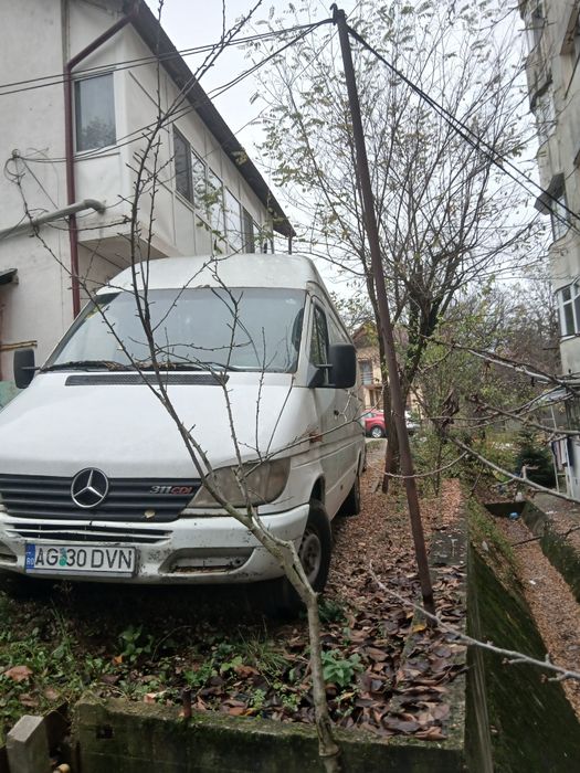 Vând Sprinter 311 an 2003