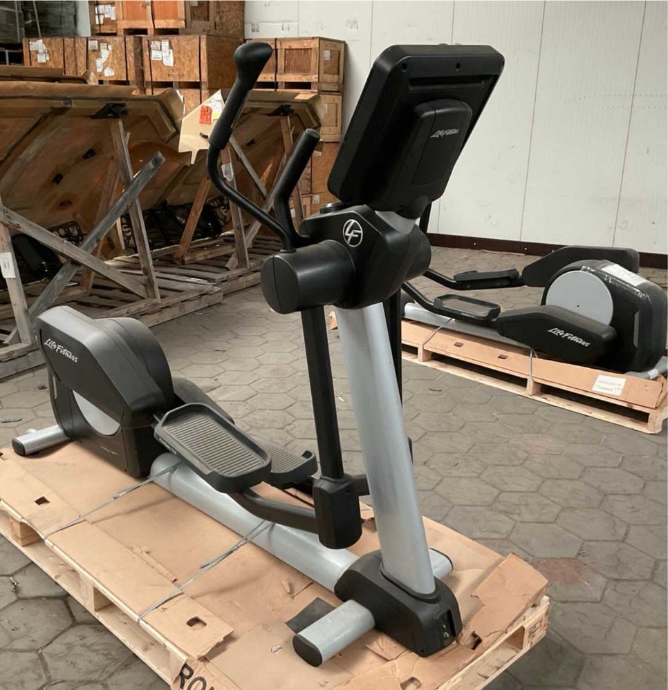 Bicicleta Life Fitness integrity club series, model nou,