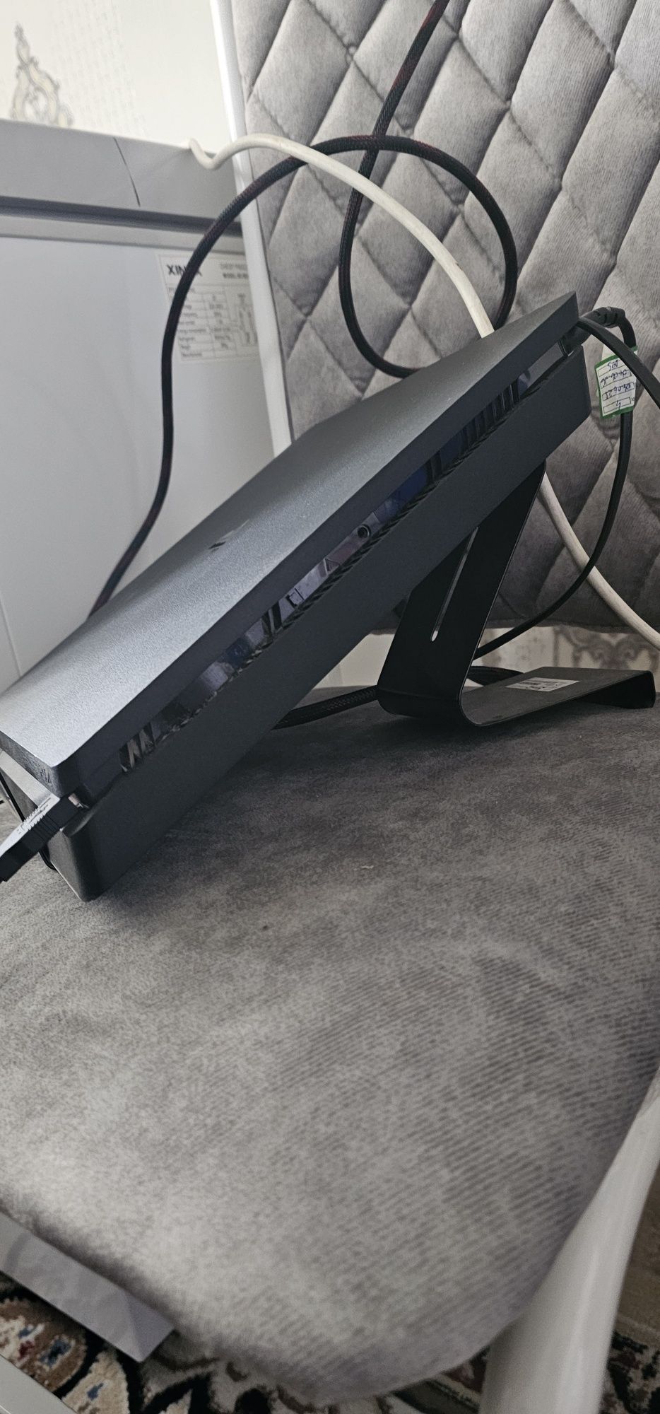 Продам Playstation 4