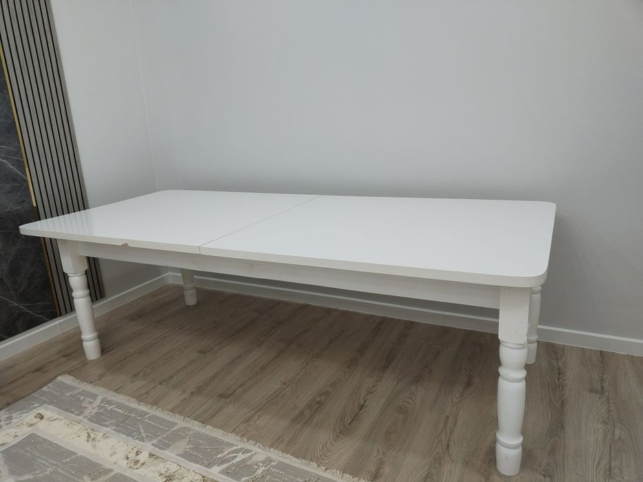 Продаю стол в хорошем состояний.