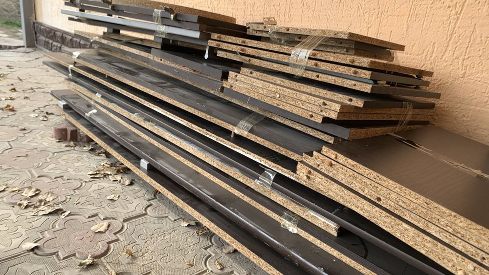 Стенка для хола в разобранном виде