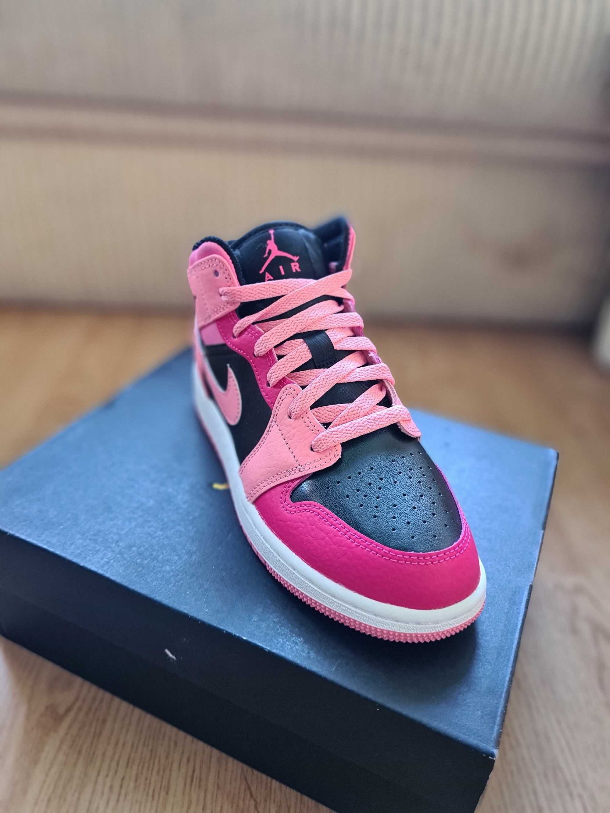 Jordan 1 Coral Chalk (Pink/Розови) 36