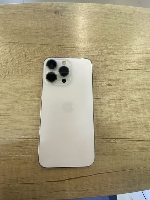 Продам айфон 13 про
