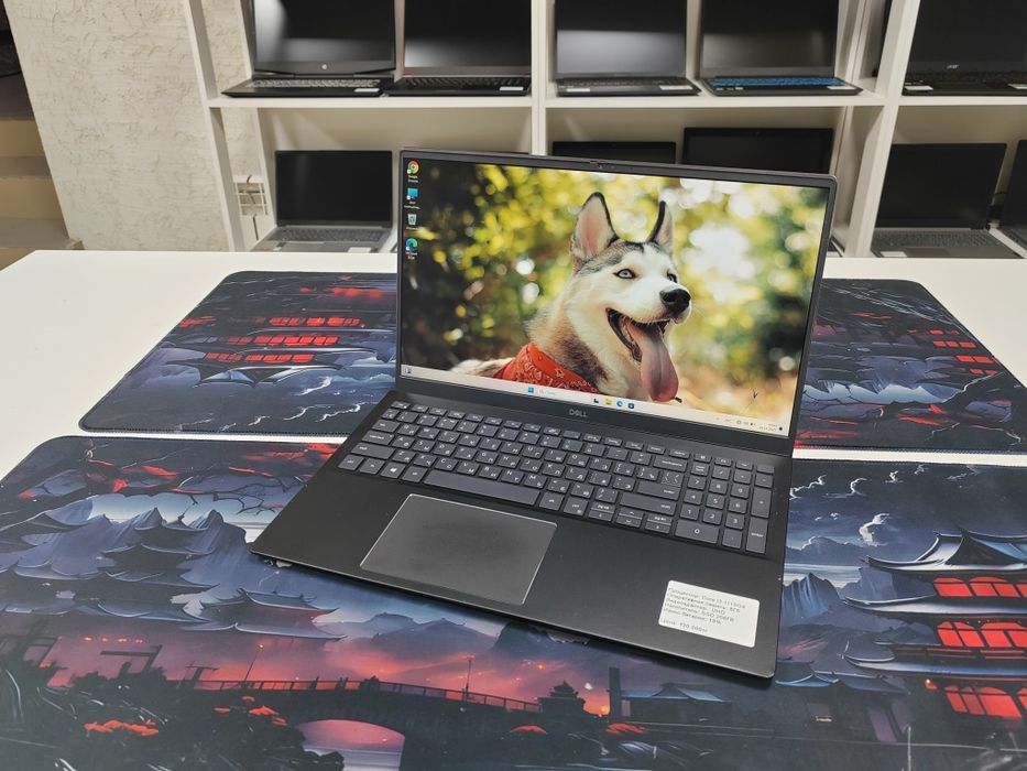 Ноутбук Dell Core i3-1115G4/ 8Гб/ ССД 256/ UHD