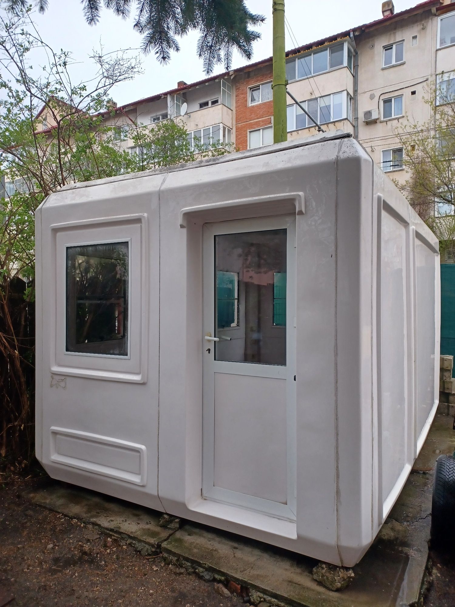 CHIOSC CONTAINER MODULAR din  fibră de sticlă