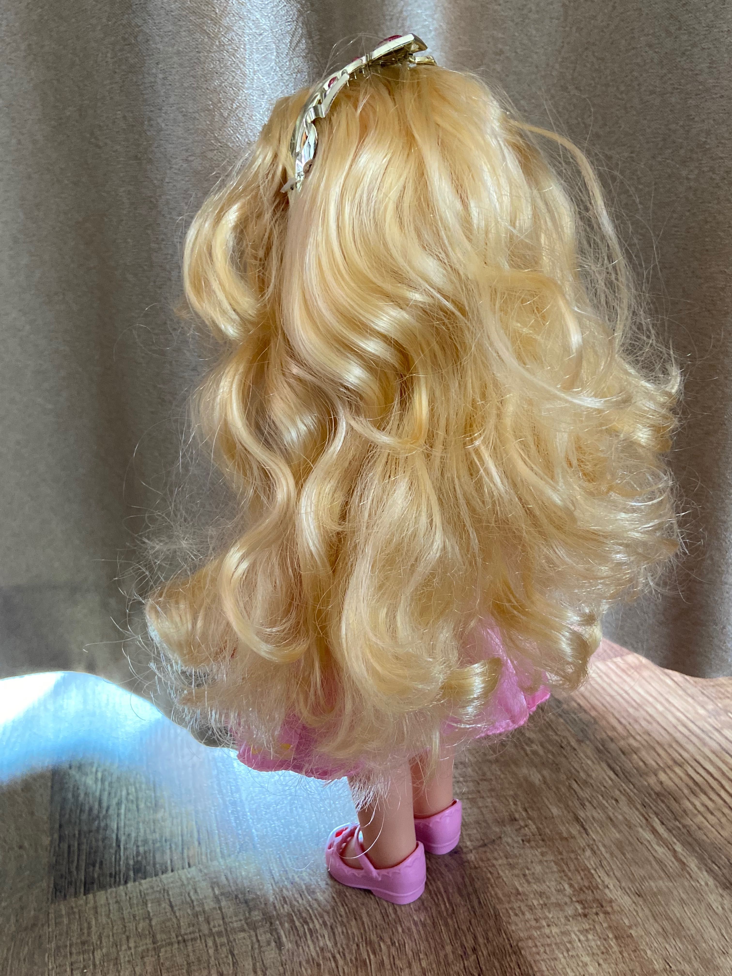 Vând păpușa Aurora- Disney Princess Toddlers