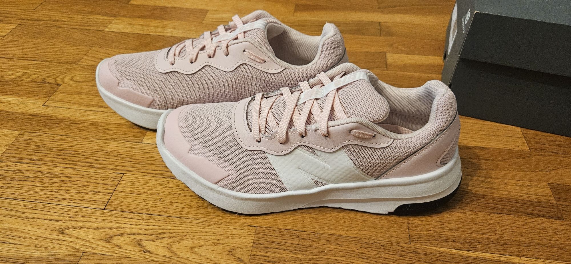 New balance, Номер 37.5