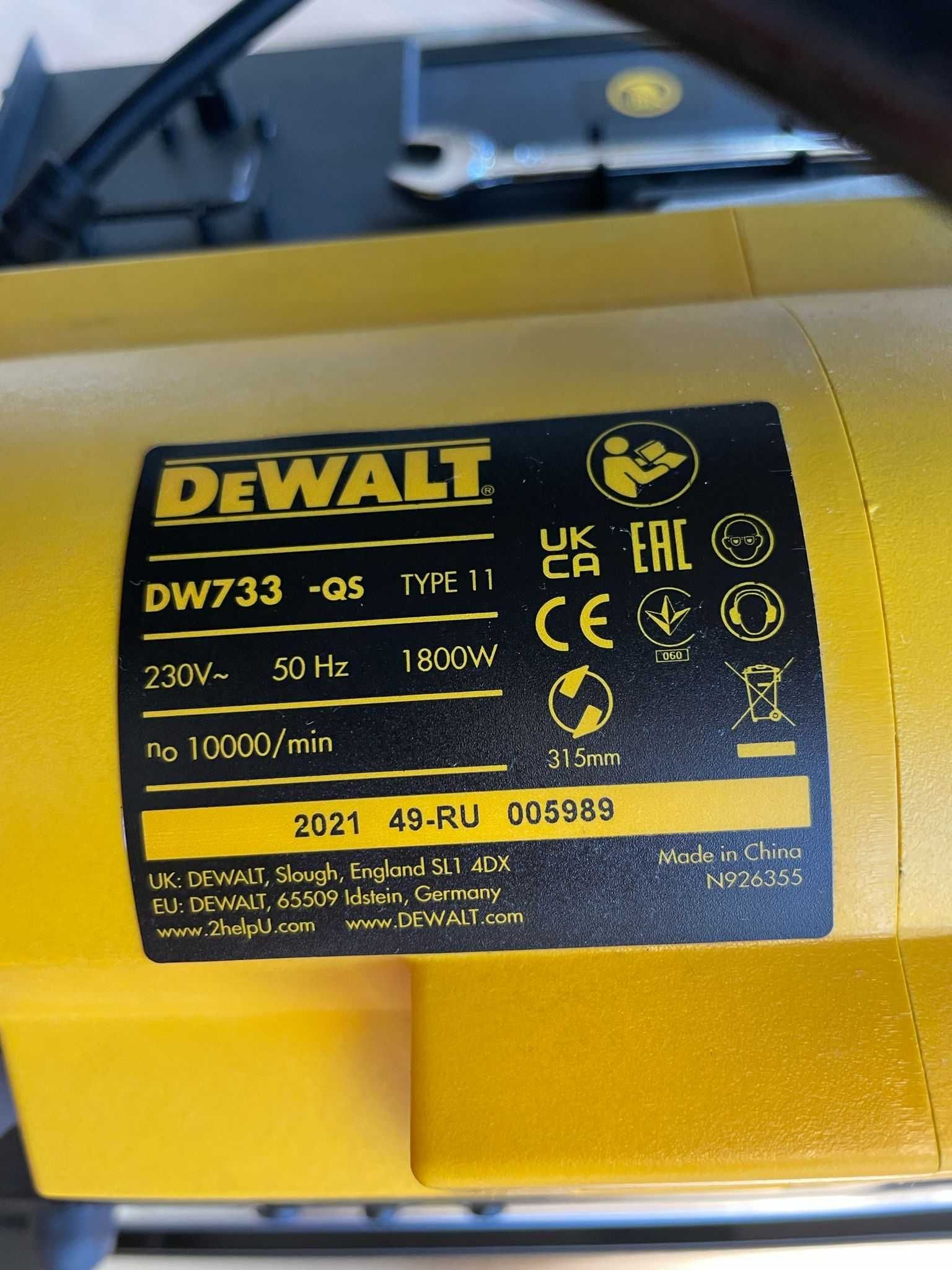 RESIGILAT-Dewalt- Masina pentru degrosat si rindeluit 1800W DW733-QS