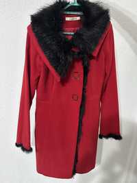 Червено елегантно палто
