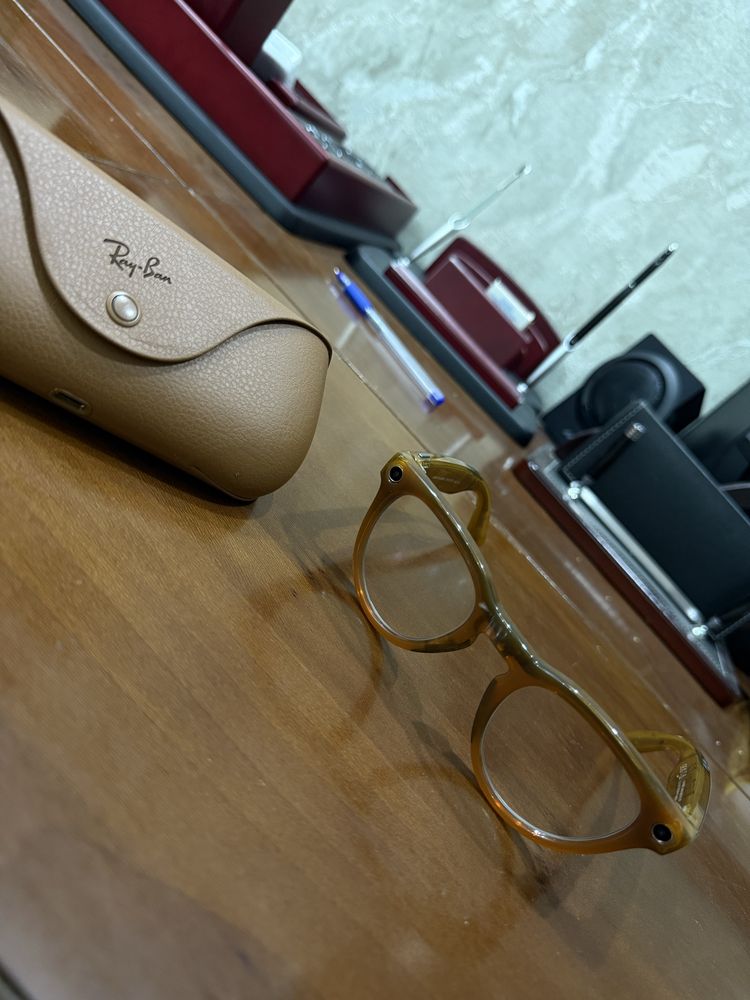 Ray Ban Meta Gold rangi