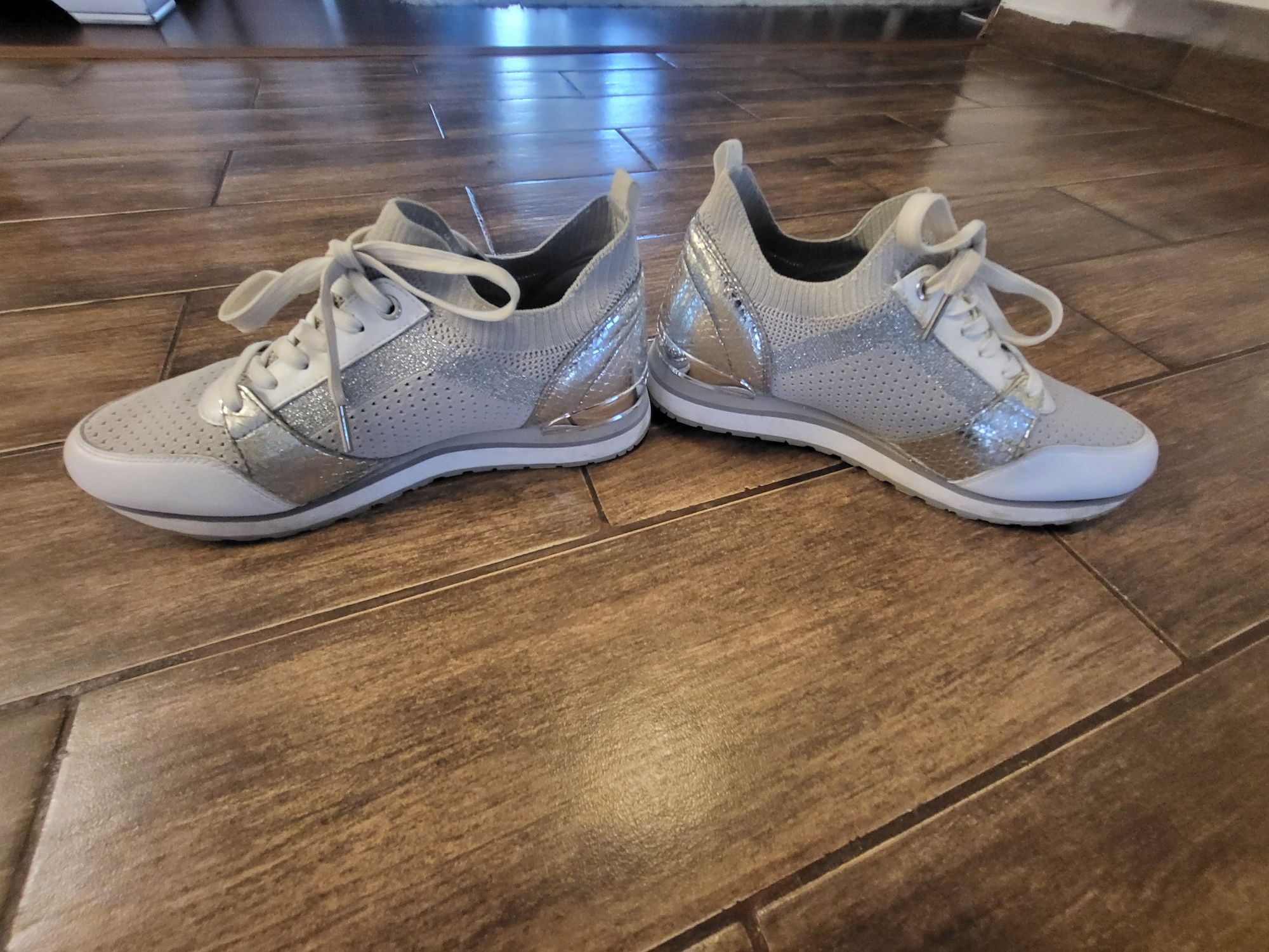 Adidasi MK marime 39.5
