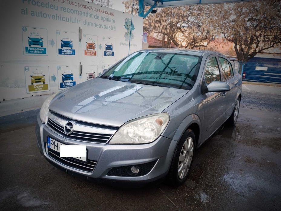 Astra H Sedane - Benzina