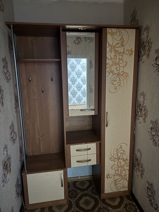 Отдам даром мебель и ковры