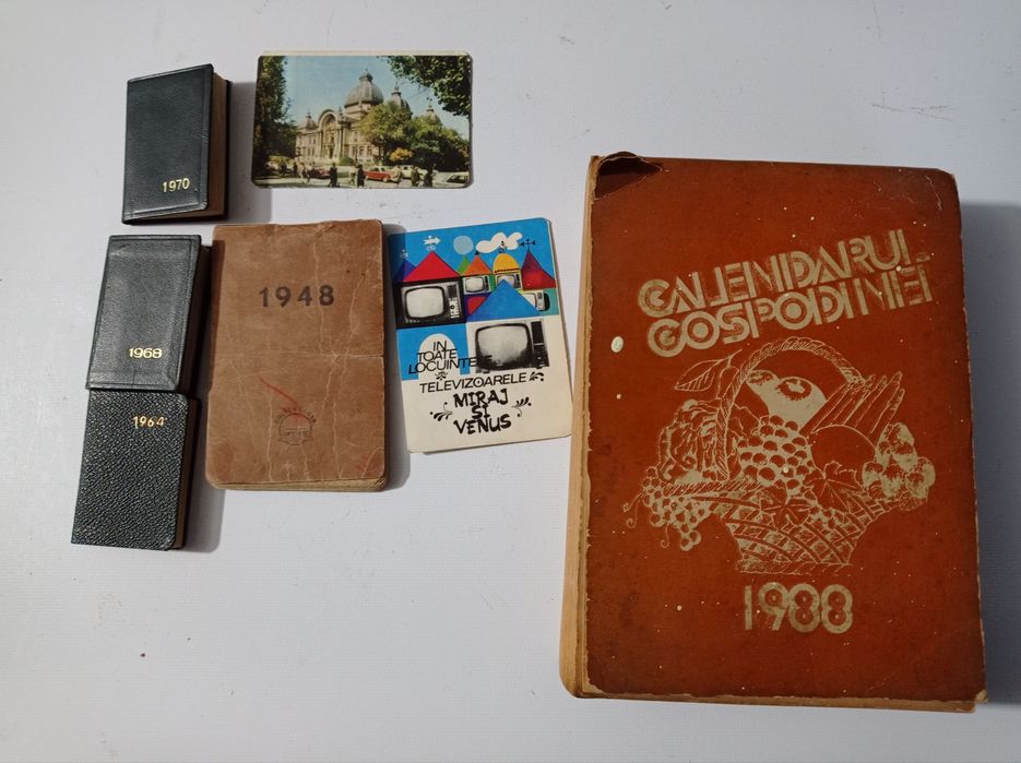 Lot agende și calendare vechi