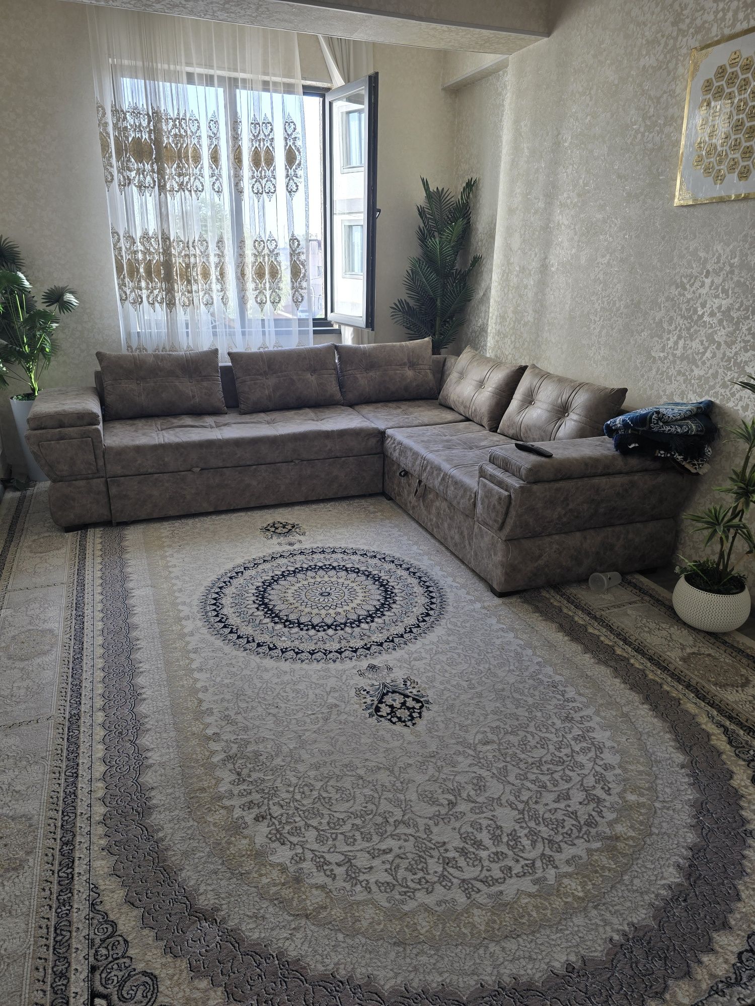 Divan ugalok sotiladi