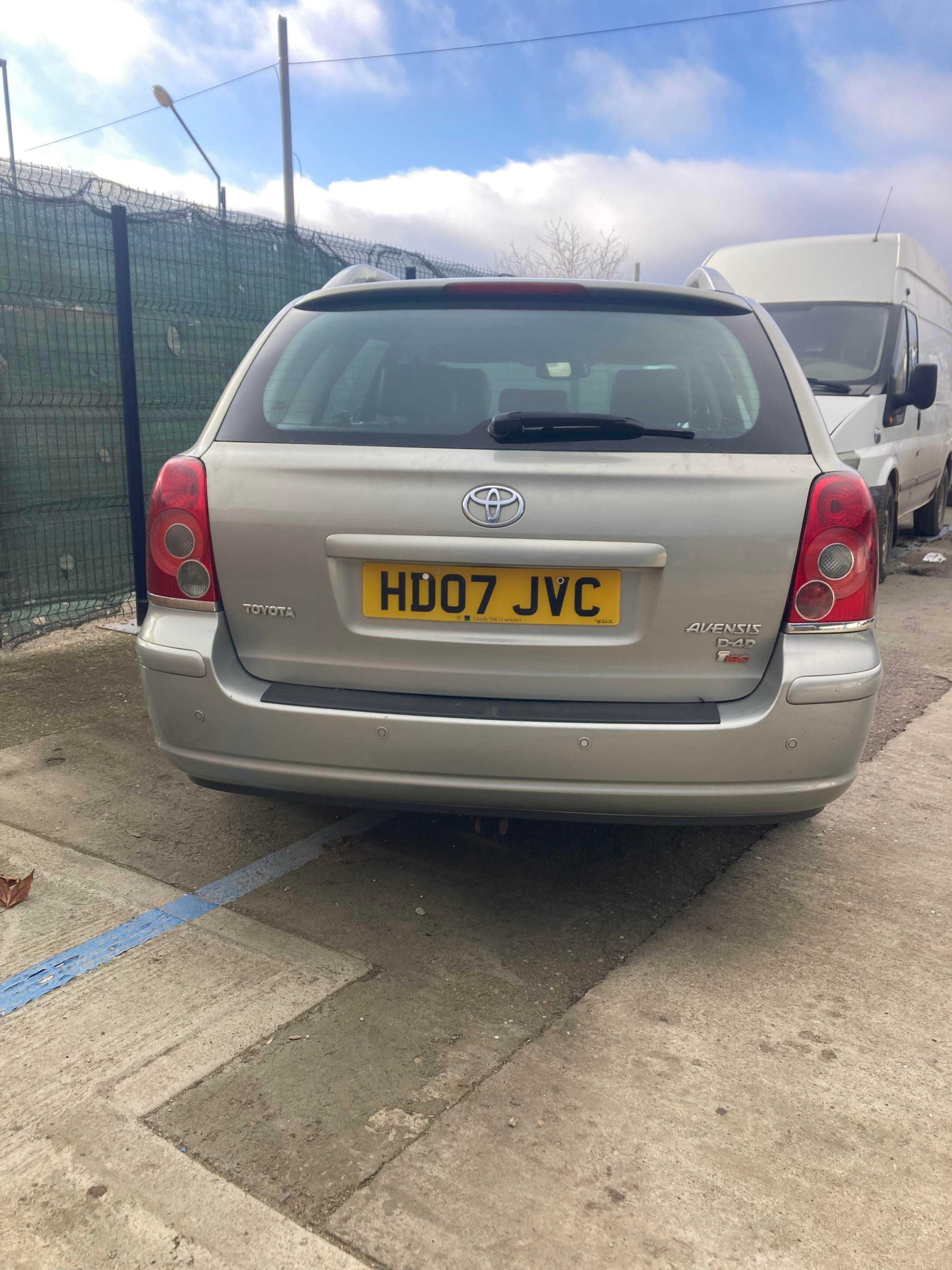 Dezmembrez Toyota Avensis  T25 FL SI NFL MOTOR 2.2 D-CAT 177 CP