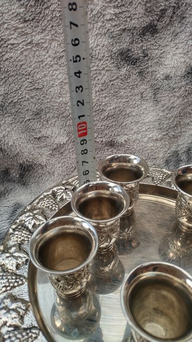 Посребрен поднос с чаши , и ваза с филигран