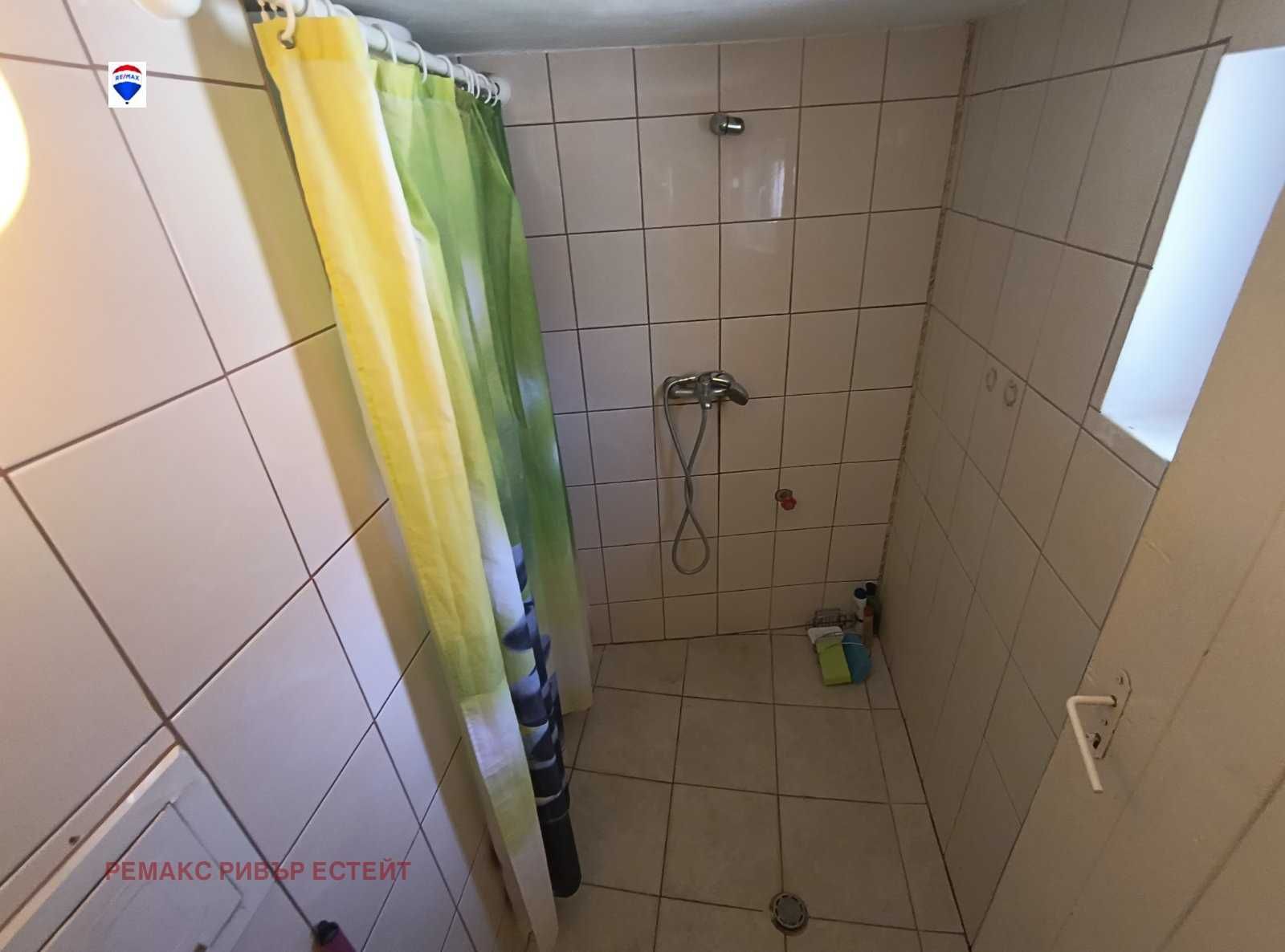 Селска къща за продажба в с. Тръстеник обл. Русе