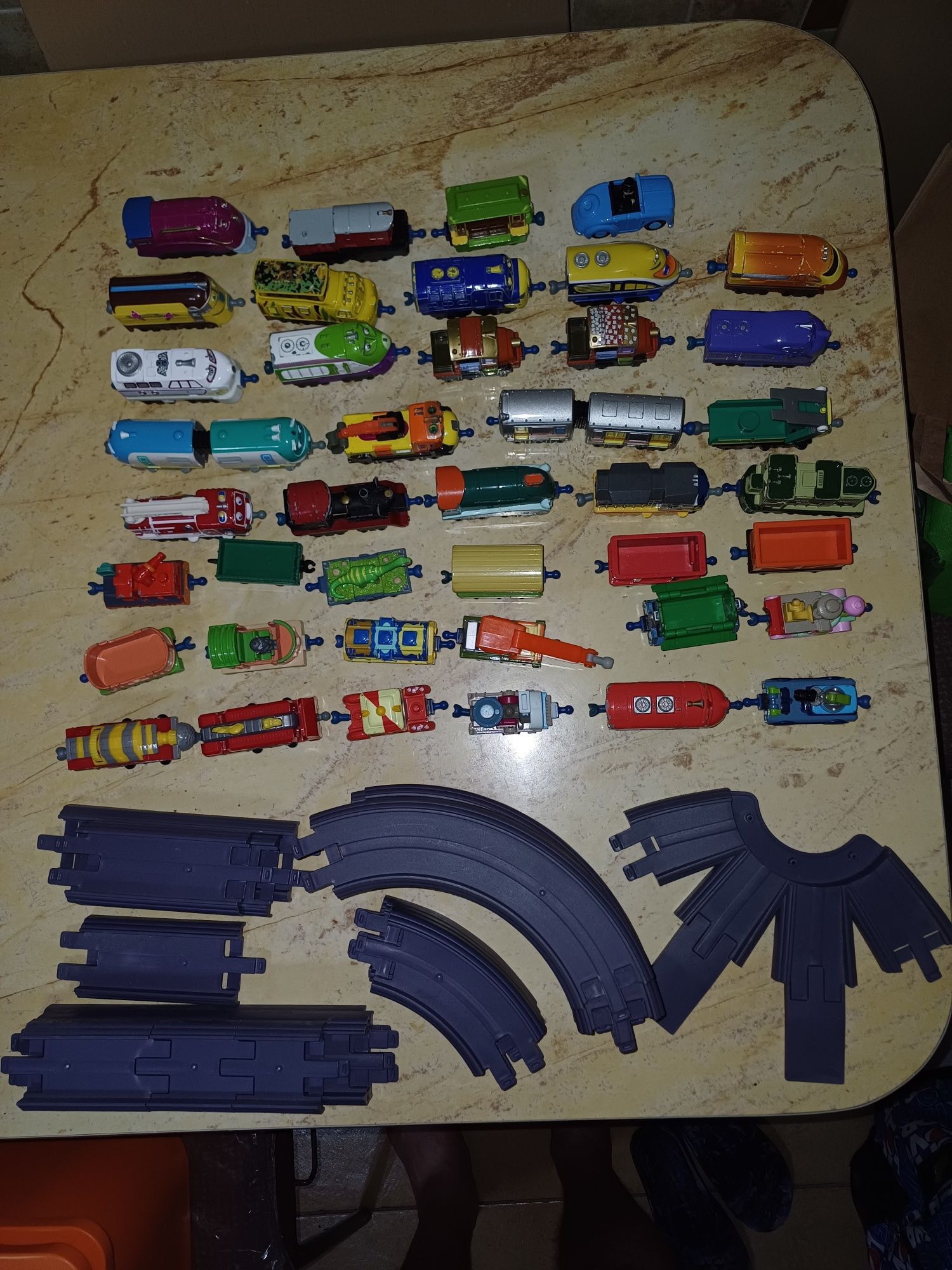 De vânzare locomotive,vagoane si accesorii Chuggington