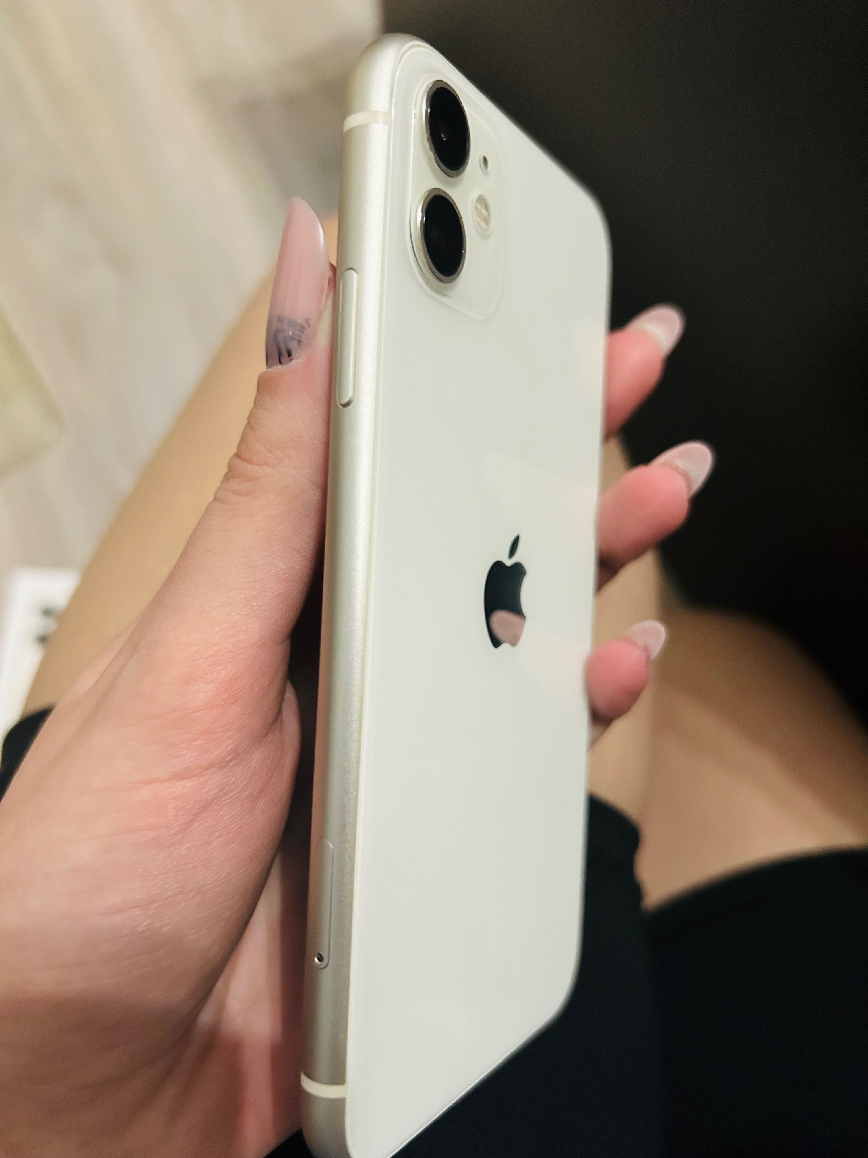 iPhone 11 alb de vanzare stare impecabila