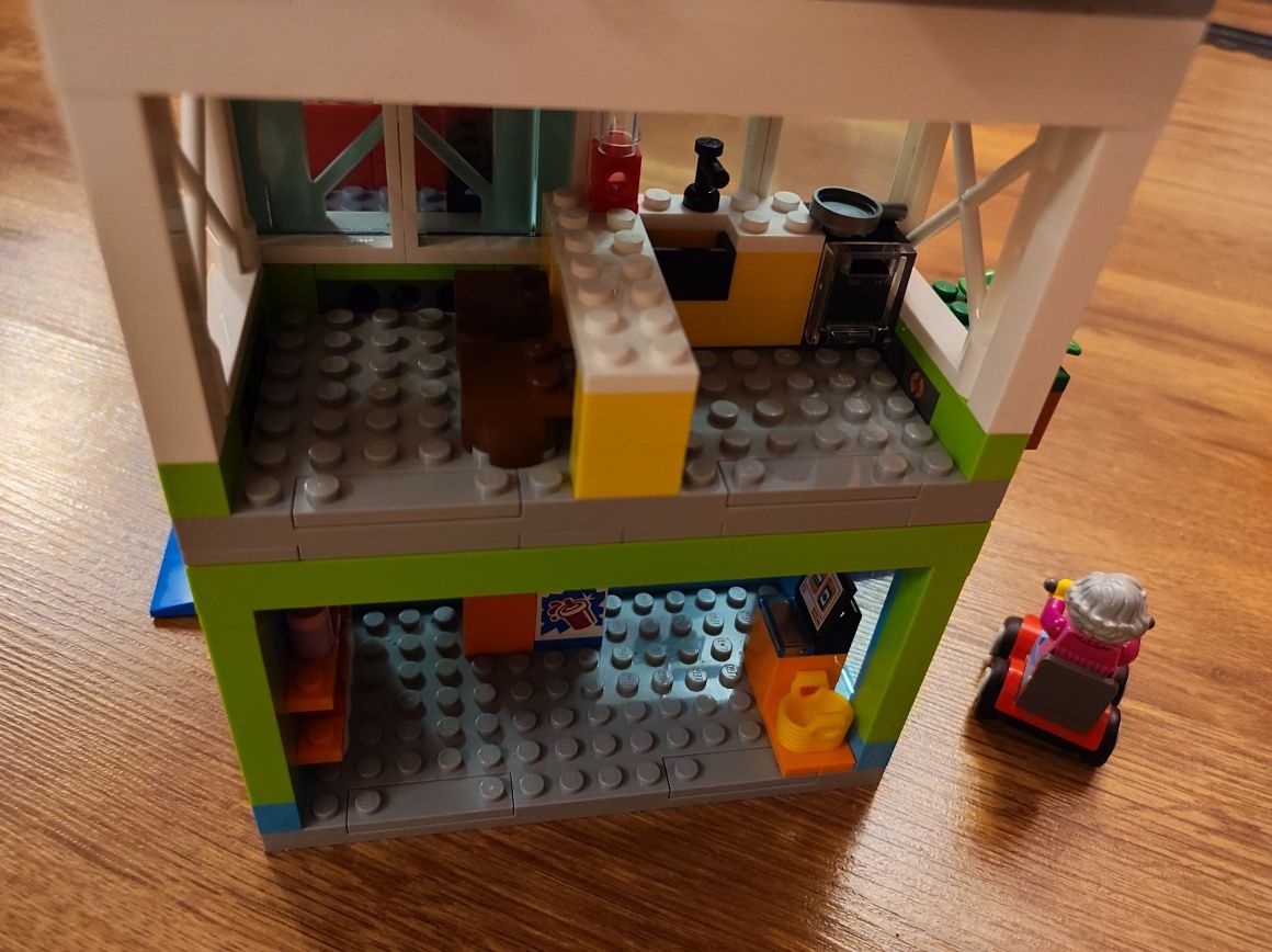 LEGO City - Жилищна сграда (60365)