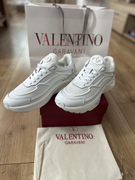 Adidasi Valentino Garavani