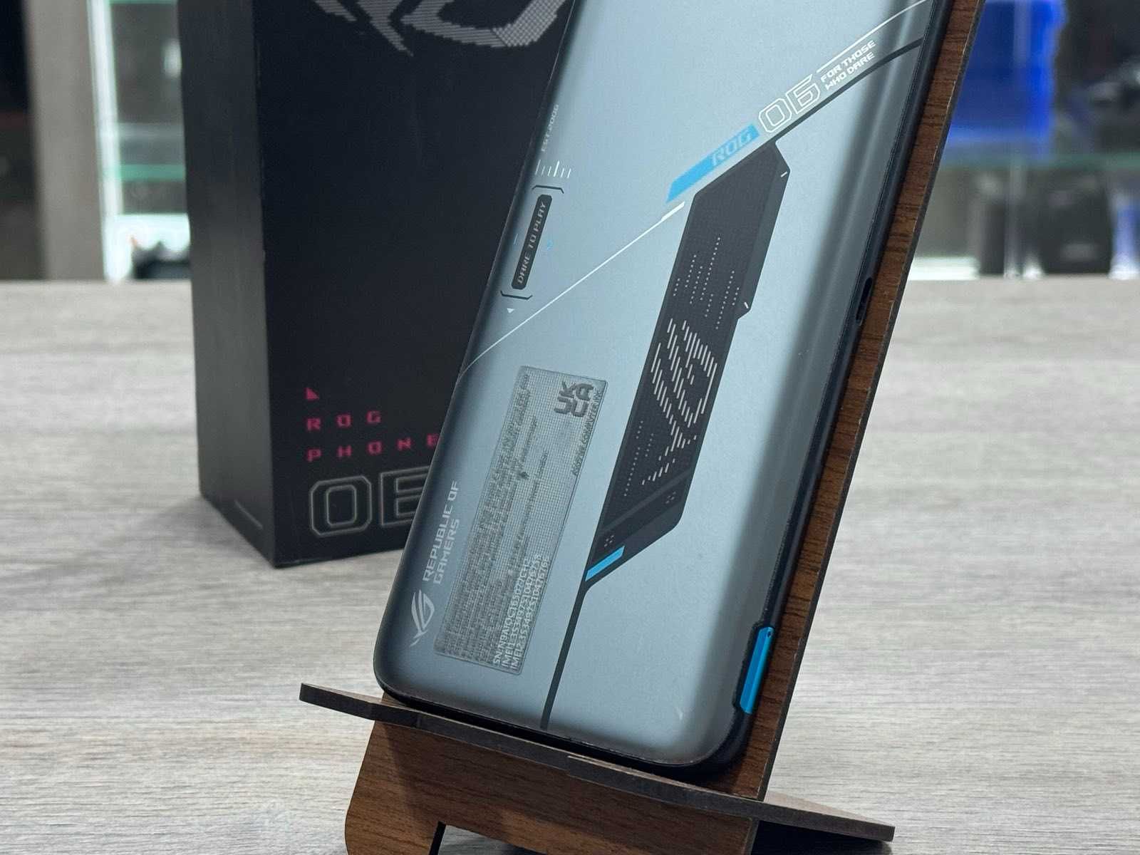 Телефон Asus Rog Phone 6 / 256GB / Гаранция