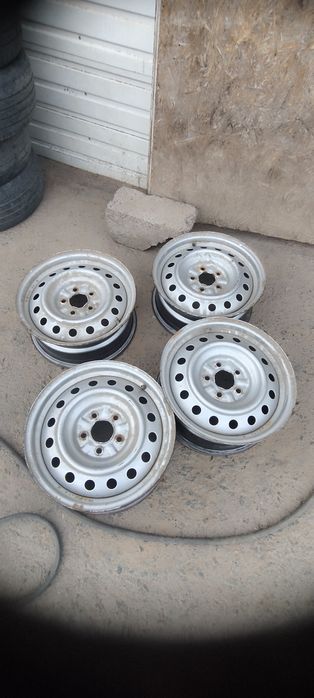Продам штампованные диски R16 5/114.3