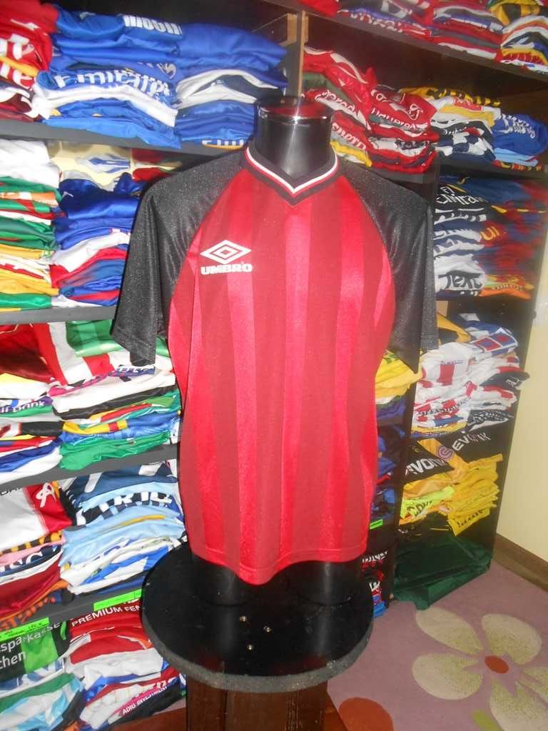 tricou  umbro marimea L gen retro vintage anii 90