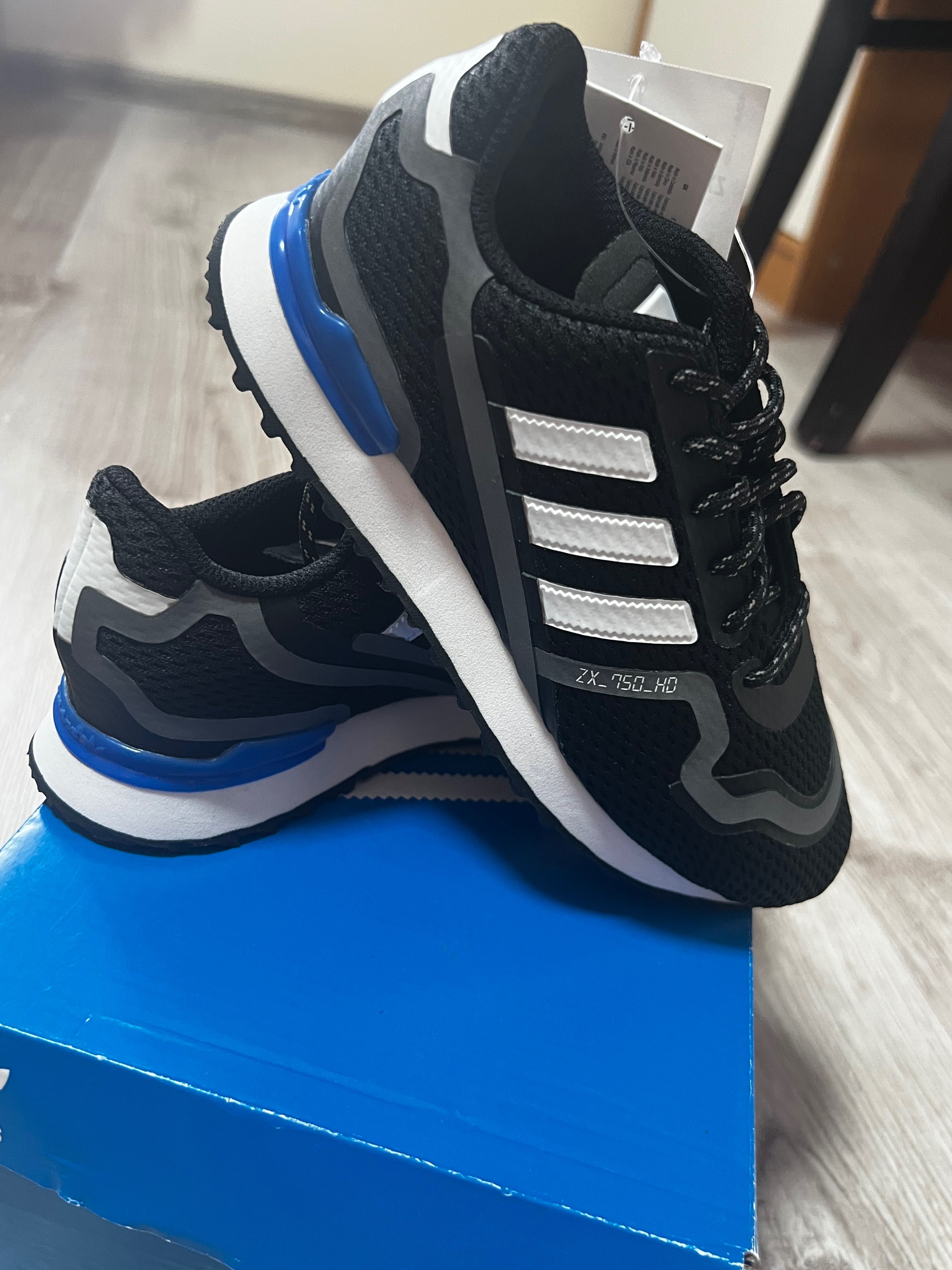 Маратонки Adidas