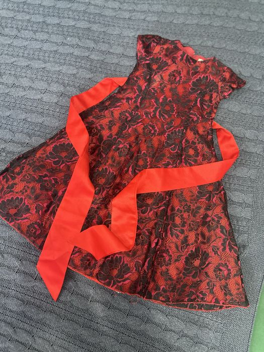 Нарядные платья ,костюмы