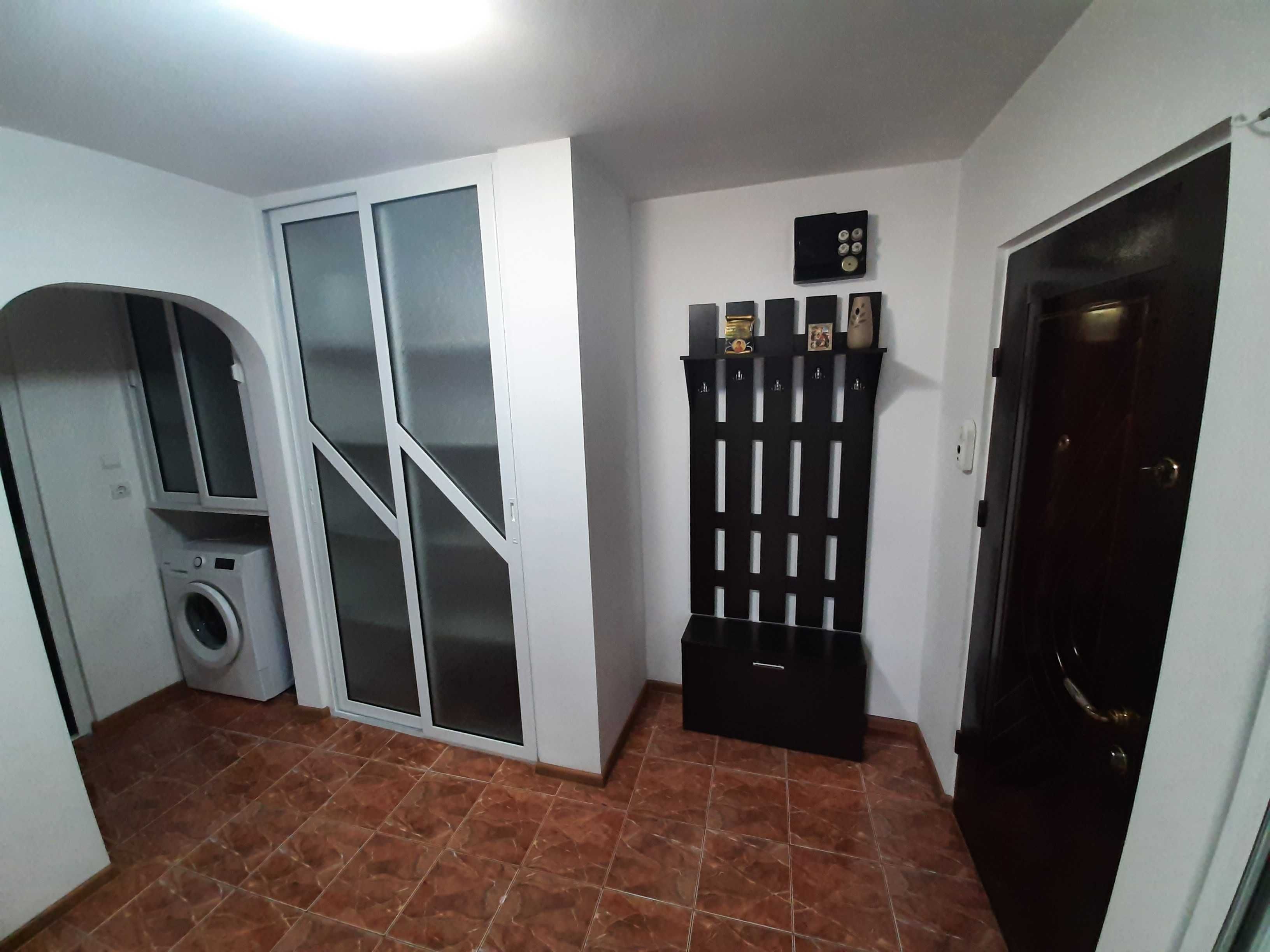 Inchiriez ap 2 cam 52mp, decomandat, et 3/4, rondou Doja cu Saligny