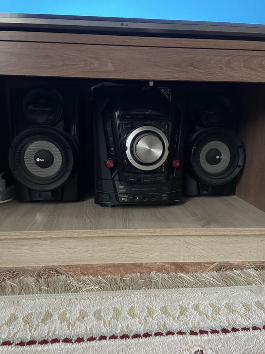 Продаю музыкальный Центр