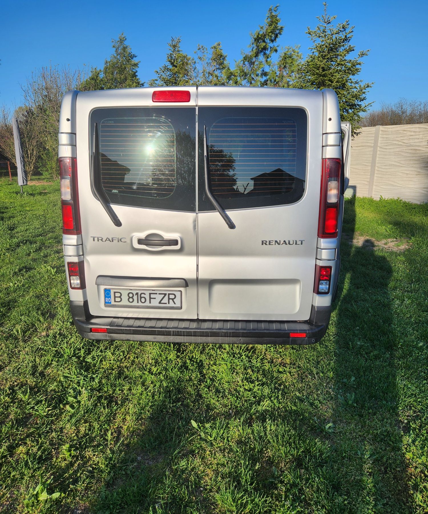 Vând Renault Trafic 7+1 an 2015