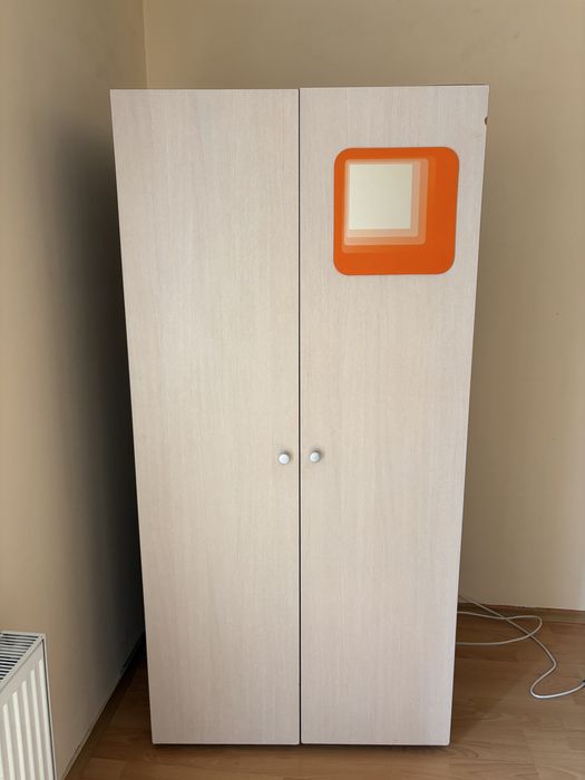 Двукрилен Гардероб