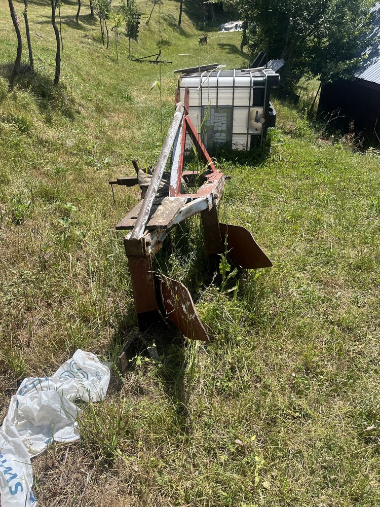 Vand Tractor Fiat 450 cu Plug
