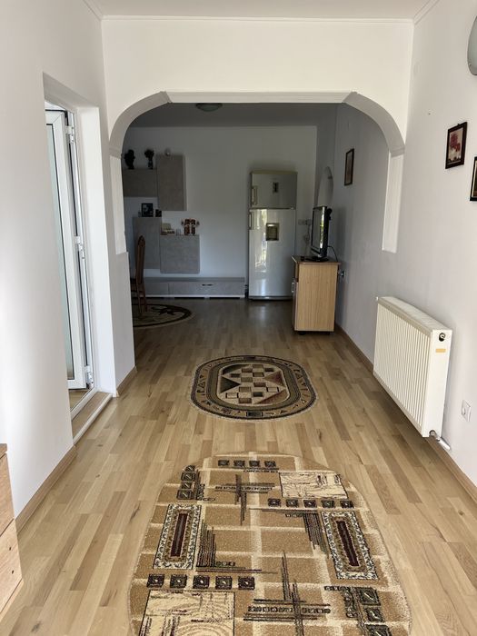 Inchiriez casa la 2 km de Pitesti