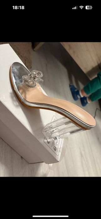 Sandale cu toc,lejere