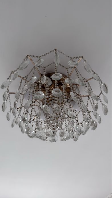 Продам люстру в зал/спальню