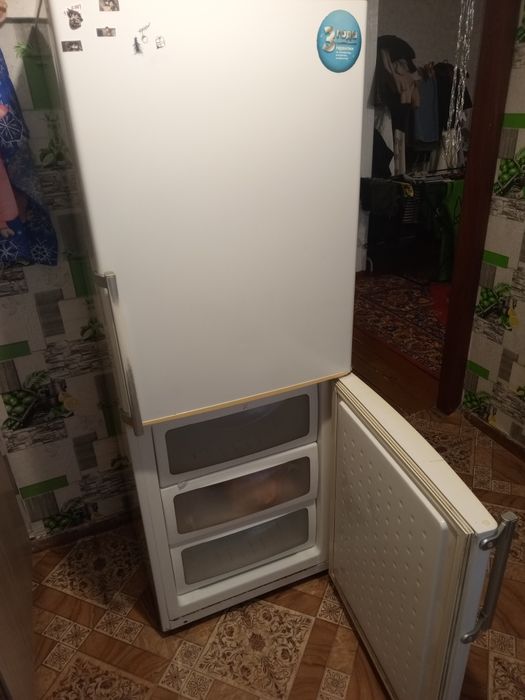 Продам холодильник LG (самовывоз)
