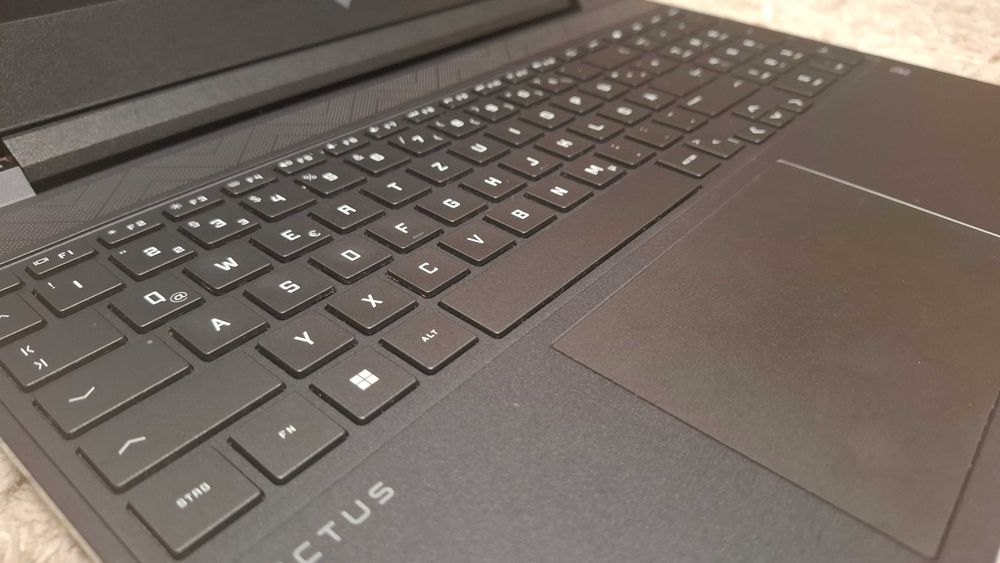 Laptop Gaming HP Victus i7-13620H/32 RAM/ 2TB SSD/RTX 4060 8GB cu Nou