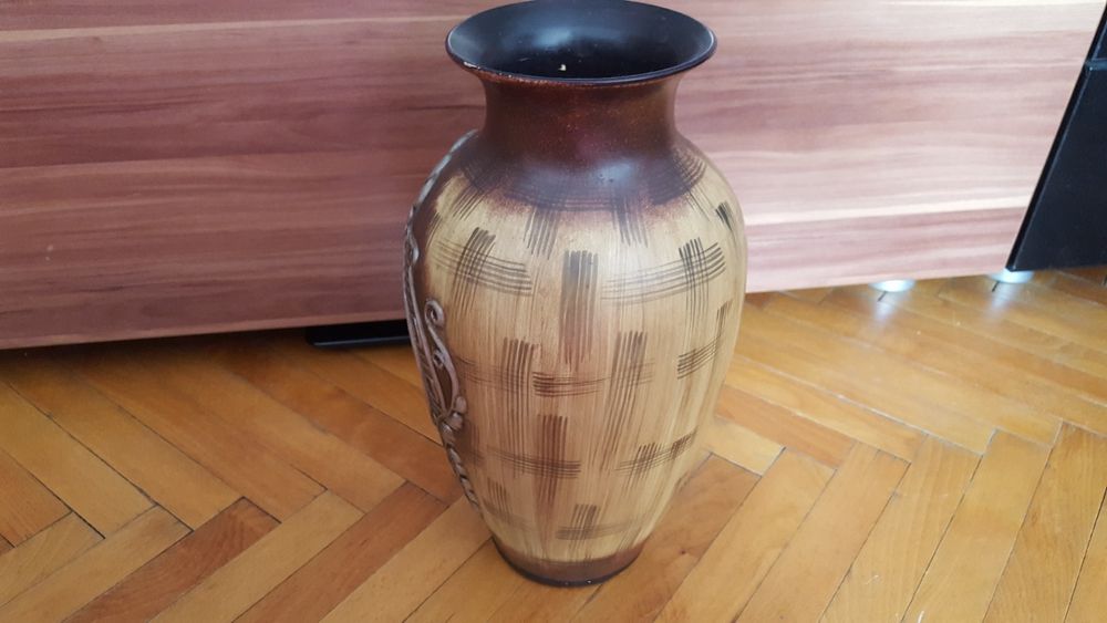 Vaza pictată model deosebit