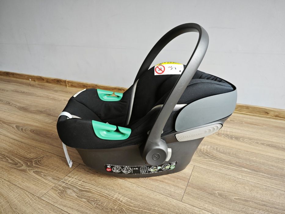 Комплект столче за кола Cybex, база и адаптори