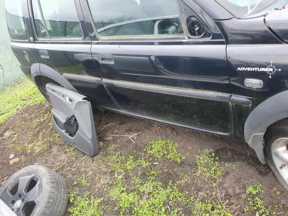 Usa land rover 2004-2006 culoare negra fara rugina complete