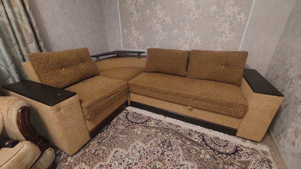 Угловой диван продается